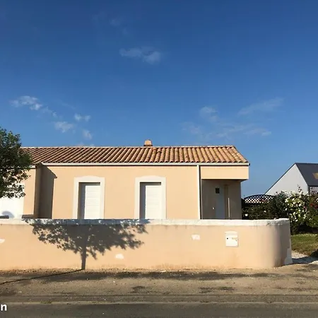 Maison Holiday home *